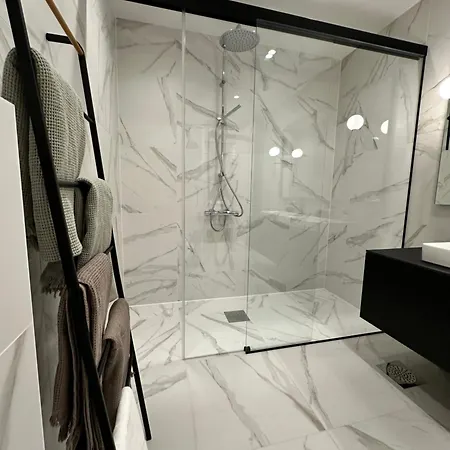 Ambassador شقة تالين